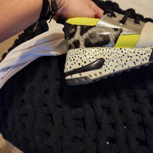 Shoes casual like new